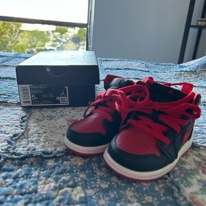 NWOT Jordan 1 Mid Black/Fire Red/White in Toddler sz 5c